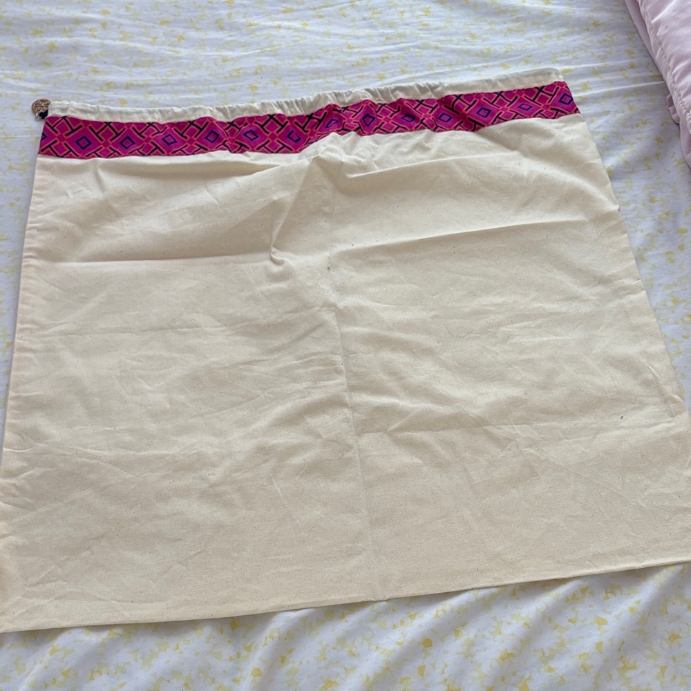 Tory Burch Cream dust bag with Pink Pattern
